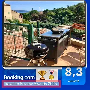 Vue Mer Au Loin Maisonnette Tout Equipee Pour 4 Personnes Avec Piscine Clim Wifi Velos Tv Barbecues Apartment